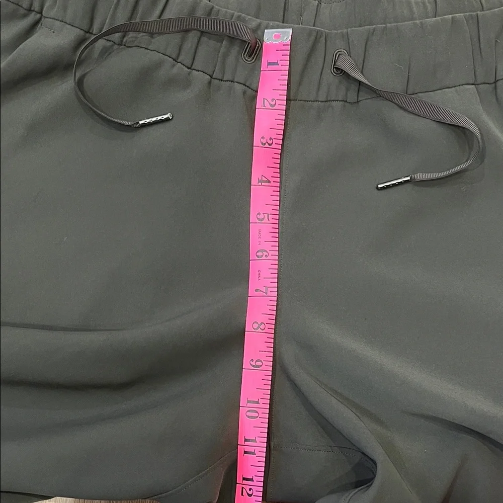 lululemon athletica Women's Dark Olive Green Joggers - Picture 6 of 7